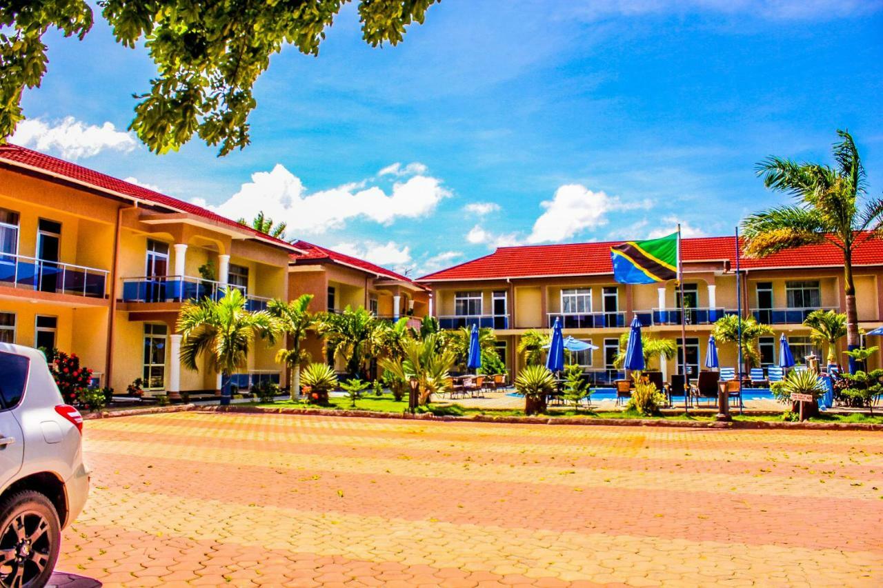 Sea View Beach Resort Lindi Esterno foto