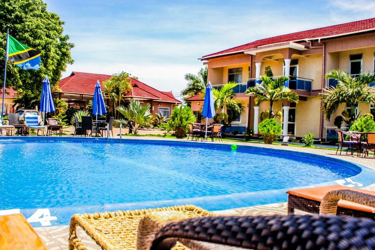 Sea View Beach Resort Lindi Esterno foto